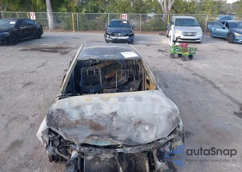 2011 Toyota Camry Le z USA, uszkodzony, nr VIN 4T1BF3EK9BU597448